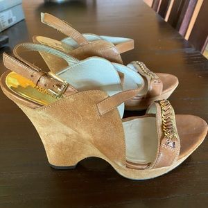 Michel Kors suede platform ssandal size 7.5